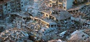 تخریب ساختمان چند طبقه بر اثر زلزله